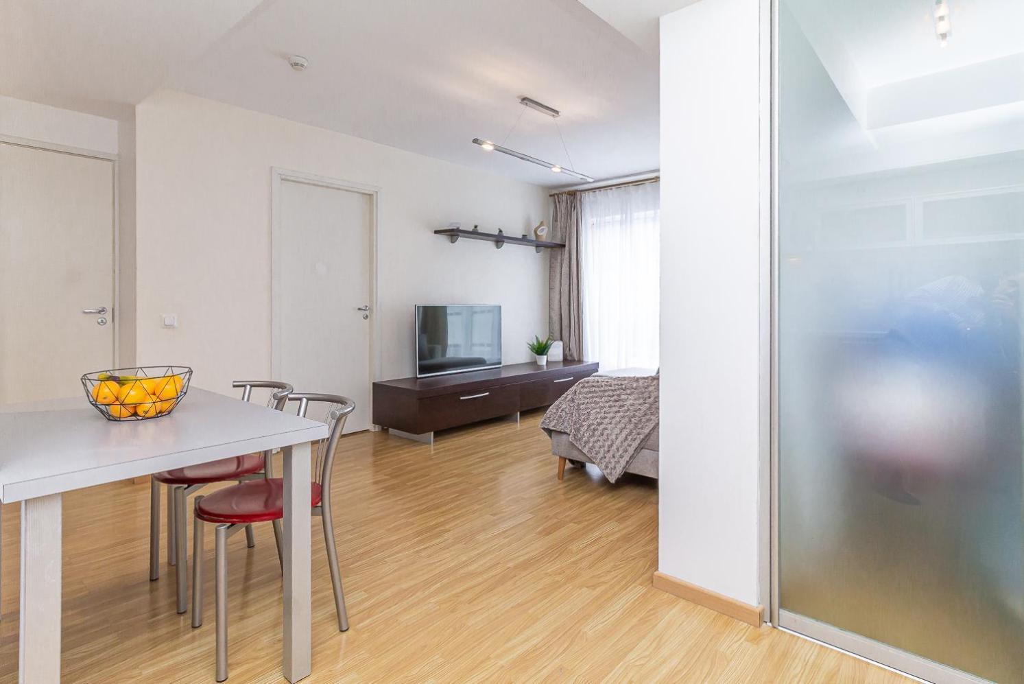 Apartment Romantic Getaway With Equipped Kitchen